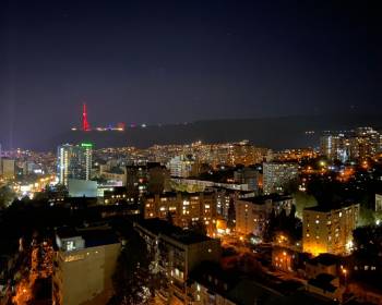 ქირავდება პრემიუმ კლასის ბინა პანორამული ხედით