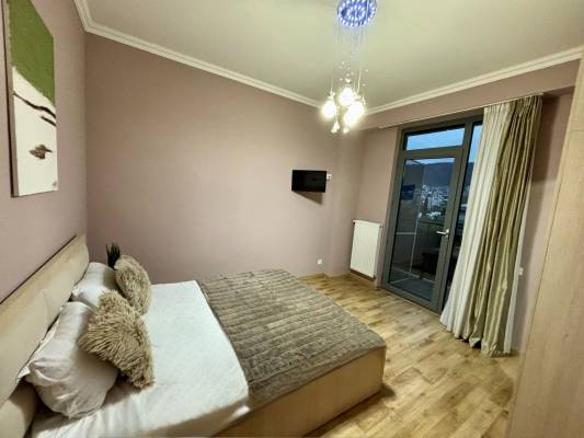 ფოტო 4: ქირავდება ბინა ლაქშერი ჰაუსში