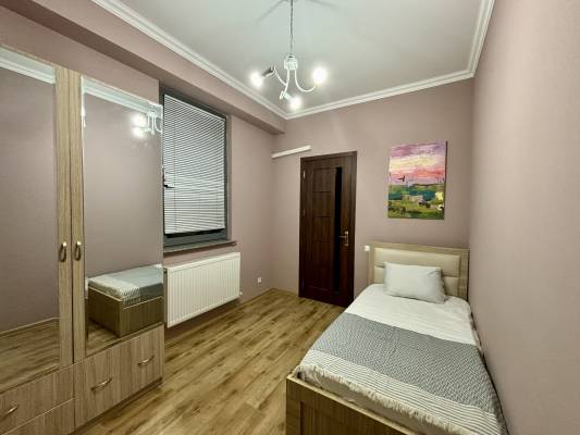 ფოტო 7: ქირავდება ბინა ლაქშერი ჰაუსში