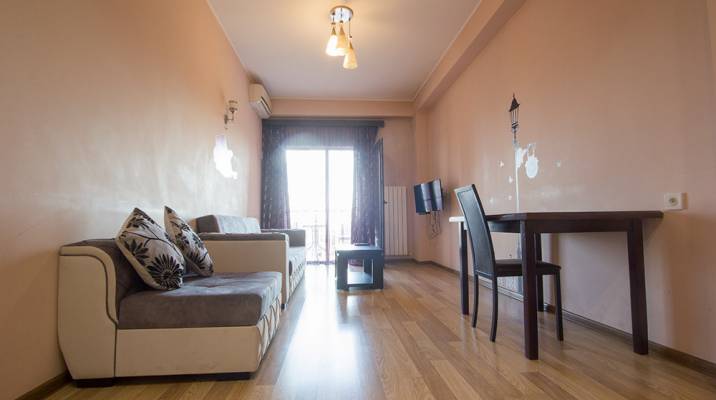 ფოტო 3: 593 12 40 52 პეკინის დასაწყისი მაკდონალდის უკან ახალაშენებულში