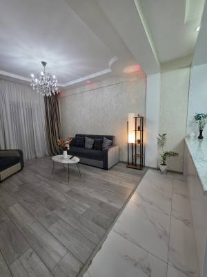 ფოტო 1: ქირავდება ბინა დღიურად ჰუალინგში