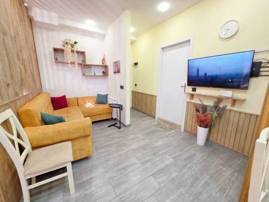 ფოტო 3: ბინა მარშალ გელოვანის გამზირზე