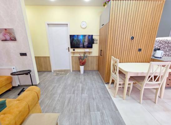 ფოტო 8: ბინა მარშალ გელოვანის გამზირზე