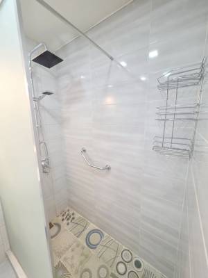 ფოტო 11: ბინა მარშალ გელოვანის გამზირზე