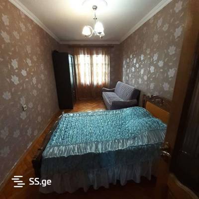 ფოტო 4: ქირავდება ბინა დღიურად ფოთში.