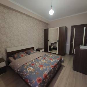 ქირავდება დღიურად და საათობრივად 3 ოთახიანი ბინა დიდ დიღომში