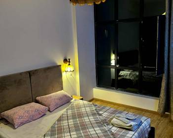 ქირავდება,   საათობრივად,  2-ოთახიანი