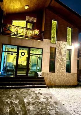 ფოტო 1: ბაკურიანში ქირავდება კოტეჯი