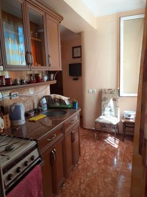 ფოტო 2: მობ:577302248,  ბათუმი ზურაბ გორგილაძის ქუჩა#54,  ქირავდება დღიურად.