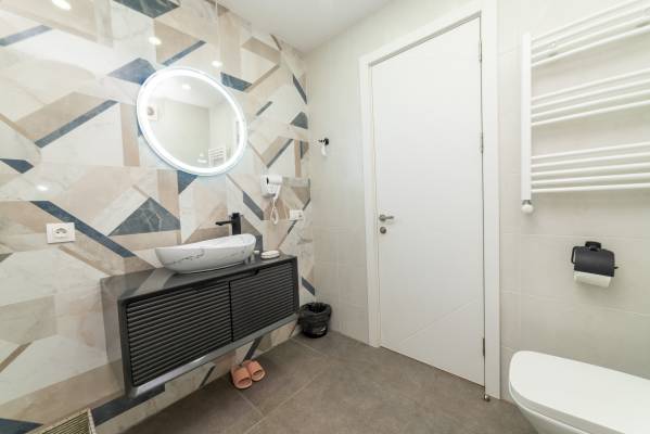 ფოტო 8: ქირავდება დიღმის მასივში ახალი გარემონტებული სტუდიოს ტიპის ბინა  1 სართულზე.