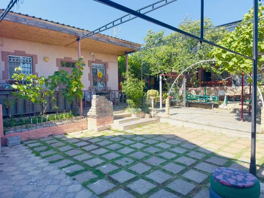 ფოტო 13: ქირავდება აგარაკი წვეულებებისთვის თბილისის ზღვაზე