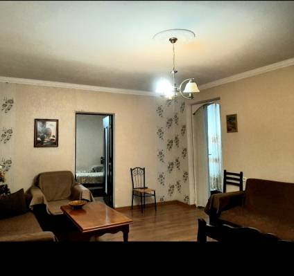 ფოტო 2: ქირავდება ოროთახიანი ბინა ჩუღურეთში. გორკის ქუჩაზე.