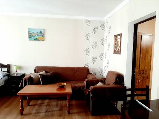 ფოტო 9: ქირავდება ოროთახიანი ბინა ჩუღურეთში. გორკის ქუჩაზე.