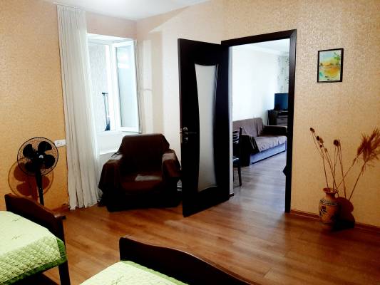 ფოტო 10: ქირავდება ოროთახიანი ბინა ჩუღურეთში. გორკის ქუჩაზე.