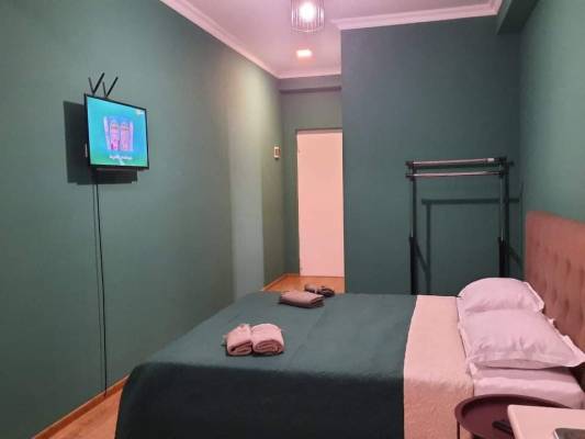 ფოტო 1: თამარ მეფეზე. მაკდონალდსიდან 100 მეტრში