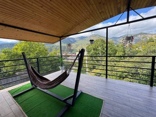 ფოტო 5: ქირავდება ორ ოთახიანი აპარტამენტი აივნითა და მთის პანორამული ხედით