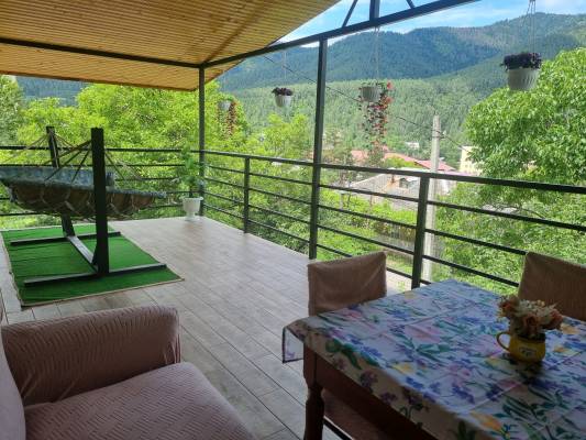 ფოტო 7: ქირავდება ორ ოთახიანი აპარტამენტი აივნითა და მთის პანორამული ხედით