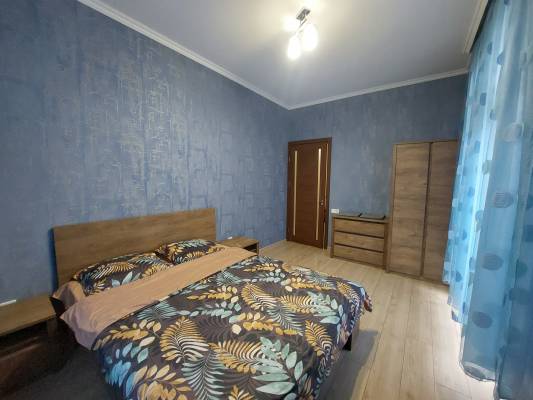 ფოტო 2: ქირავდება დღიურად და საათობრივად 3 ოთახიანი ბინა დიდ დიღომში