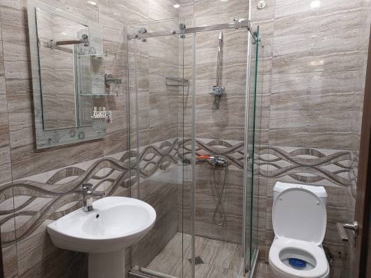 ფოტო 4: ქირავდება დღიურად და საათობრივად 3 ოთახიანი ბინა დიდ დიღომში