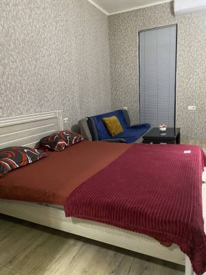 ფოტო 1: ქირქვდება დღიურათ ნუცუბიძის ქუჩაზე