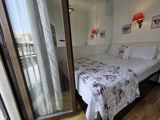 ფოტო 14: ბინა მეტრო თავისუფლების მოედანთან