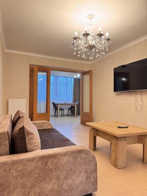 ფოტო 6: დელისის მეტროსთან დღიურად!