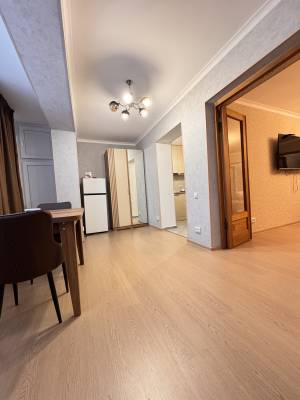 ფოტო 9: დელისის მეტროსთან დღიურად!