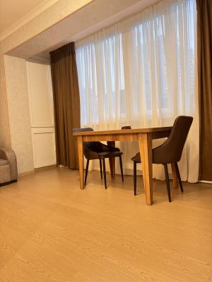 ფოტო 10: დელისის მეტროსთან დღიურად!