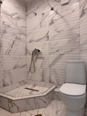 ფოტო 12: დელისის მეტროსთან დღიურად!