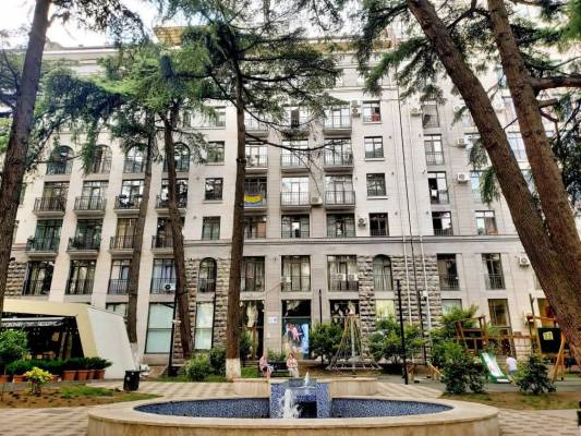 ფოტო 8: ქირავდება ბინა მთაწმინდაზე