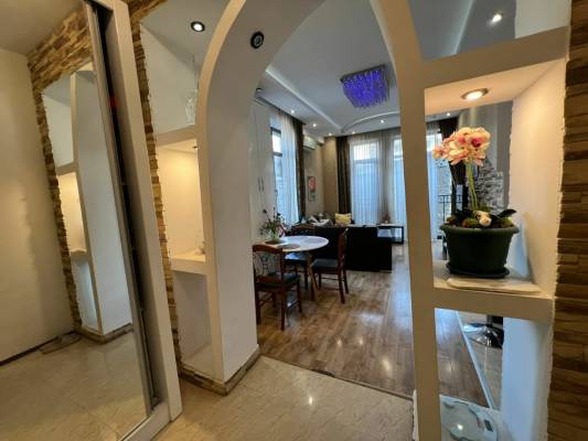 ფოტო 9: ქირავდება ბინა მთაწმინდაზე