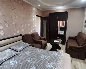 ქირავდება დღიურად ბინა ფოთში