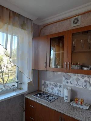 ფოტო 4: ქირავდება დღიურად ბინა ფოთში