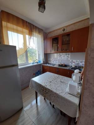 ფოტო 10: ქირავდება დღიურად ბინა ფოთში