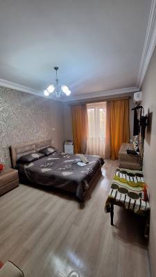 ფოტო 1: ქირავდება დღიურად ბინა ფოთში