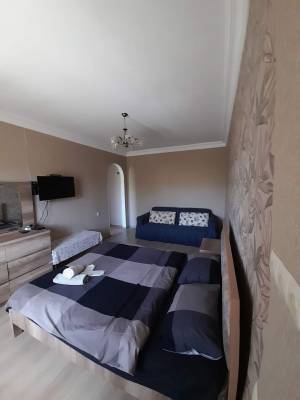 ფოტო 9: ქირავდება დღიურად ბინა ფოთში