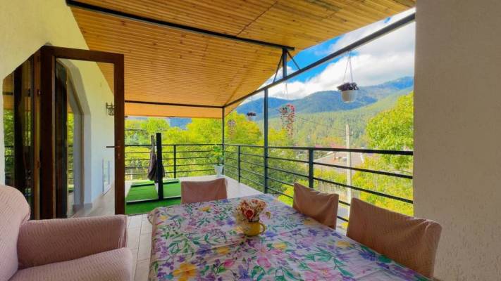 ფოტო 3: ქირავდება ორ ოთახიანი აპარტამენტი აივნითა და მთის პანორამული ხედით