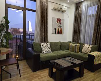 2 ოთახიანი ბინა მთაწმინდაზე