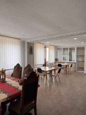 ფოტო 13: ქირავდება კოტეჯი ბორჯომში