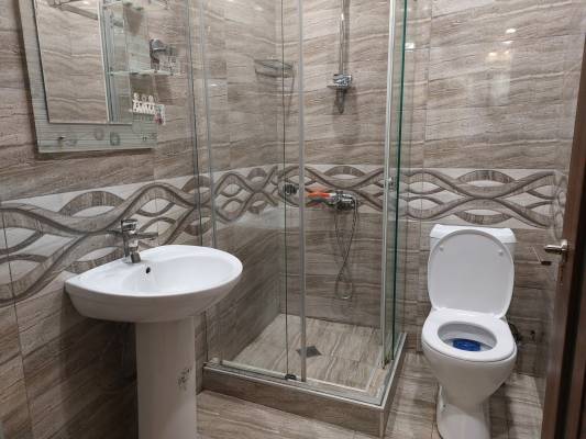 ფოტო 4: ქირავდება დღიურად და საათობრივად 3 ოთახიანი ბინა დიდ დიღომში