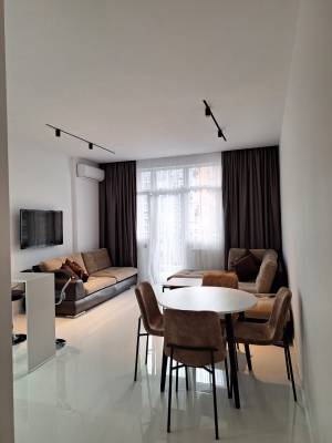 ფოტო 2: ქირავდება