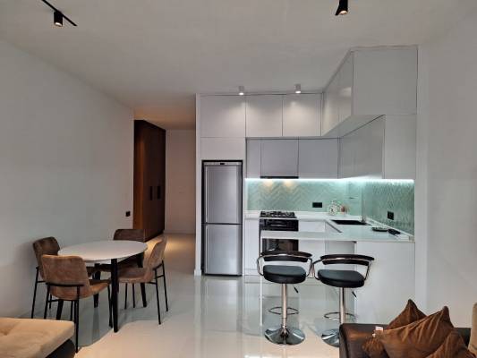 ფოტო 1: ქირავდება