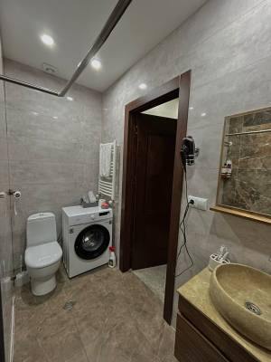 ფოტო 3: ქირავდება ბინა საბურთალოზე