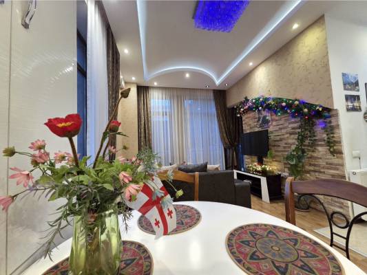 ფოტო 1: ბინა მთაწმინდაზე