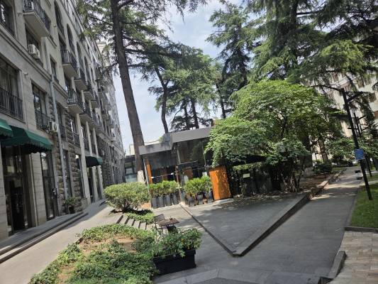 ფოტო 5: ბინა მთაწმინდაზე