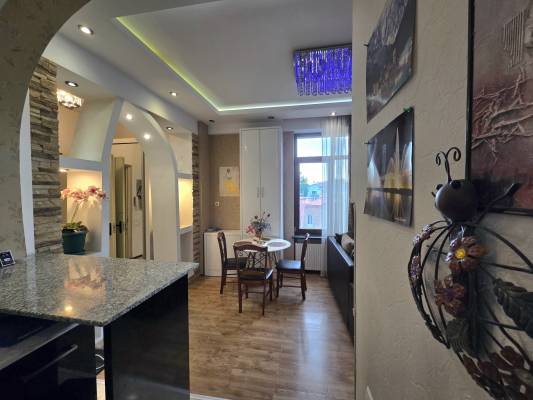 ფოტო 8: ბინა მთაწმინდაზე