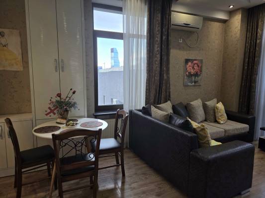 ფოტო 9: ბინა მთაწმინდაზე