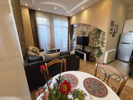 ფოტო 12: ბინა მთაწმინდაზე