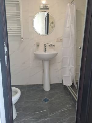 ფოტო 11: ქირავდება ახალი გარემონტებული აპარტამენტი სტუდიო