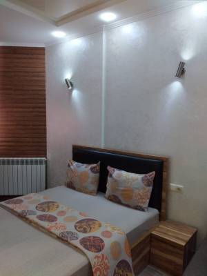 ფოტო 2: მაკდონალდსთან ქირავდება სტუდიო ტელ 568 08 27 29